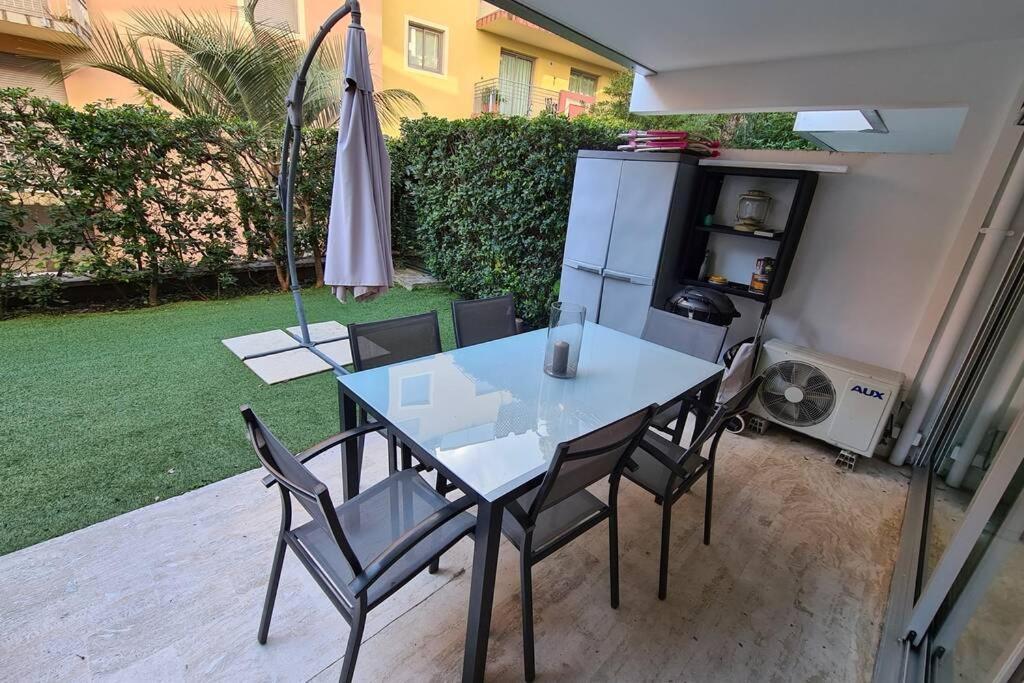 Le Lodge, T2 Classe 3 Etoiles Avec Jardin, Parking, Piscine & Mer A 2 Pas Menton Kültér fotó