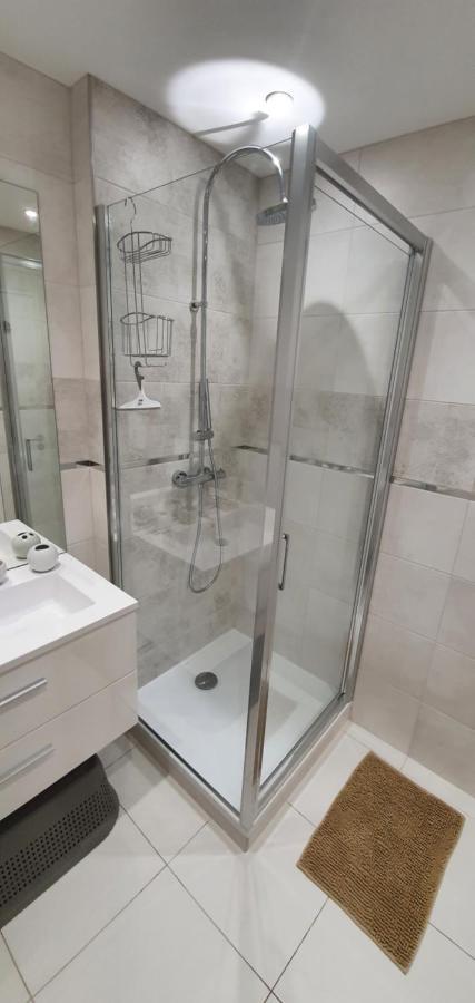 Le Lodge, T2 Classe 3 Etoiles Avec Jardin, Parking, Piscine & Mer A 2 Pas Menton Kültér fotó