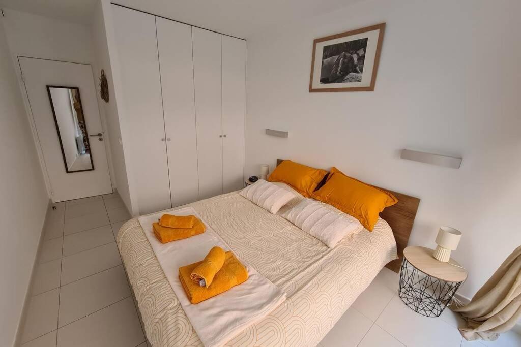 Le Lodge, T2 Classe 3 Etoiles Avec Jardin, Parking, Piscine & Mer A 2 Pas Menton Kültér fotó